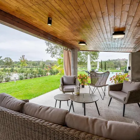Viola By Interhome