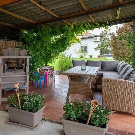Viola By Interhome