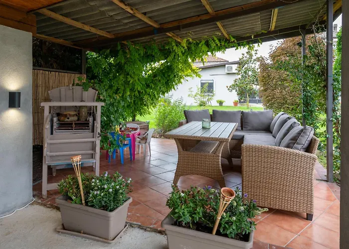 Viola By Interhome